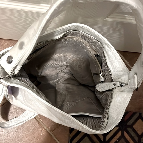 NWT.~Zency 100% Leather White Shoulder bag/ Tote/ Satchel/ Handbag - Picture 8 of 9
